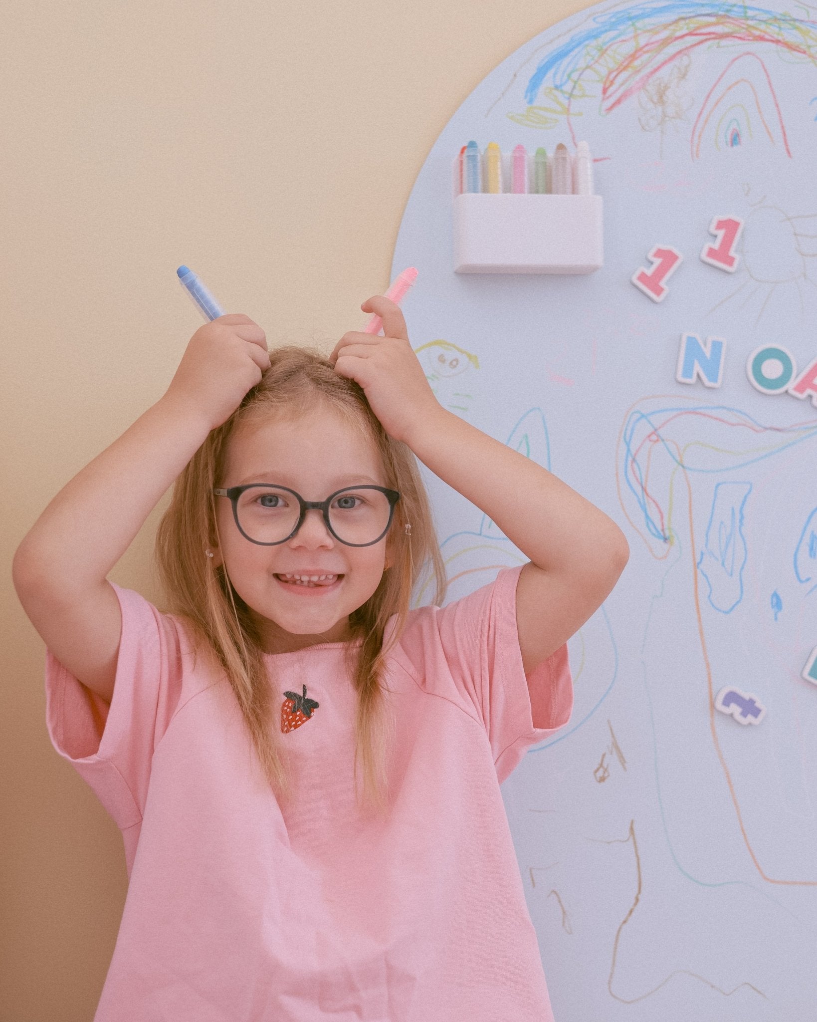 12 Retractable Washable Crayons + Pencil Case - MagPlay